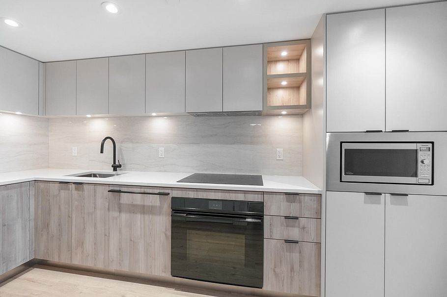 325 755 Harbourside Drive North Vancouver, BC - 11