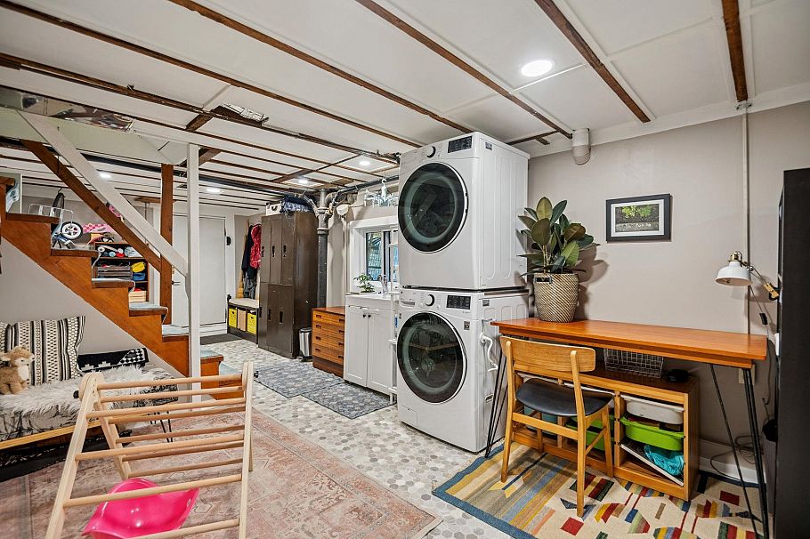 1652 E 33rd Avenue Vancouver, BC - 29