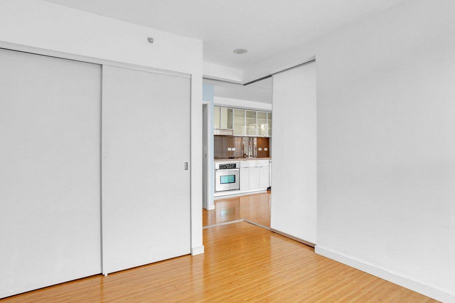 311 168 Powell Street Vancouver, BC - 18