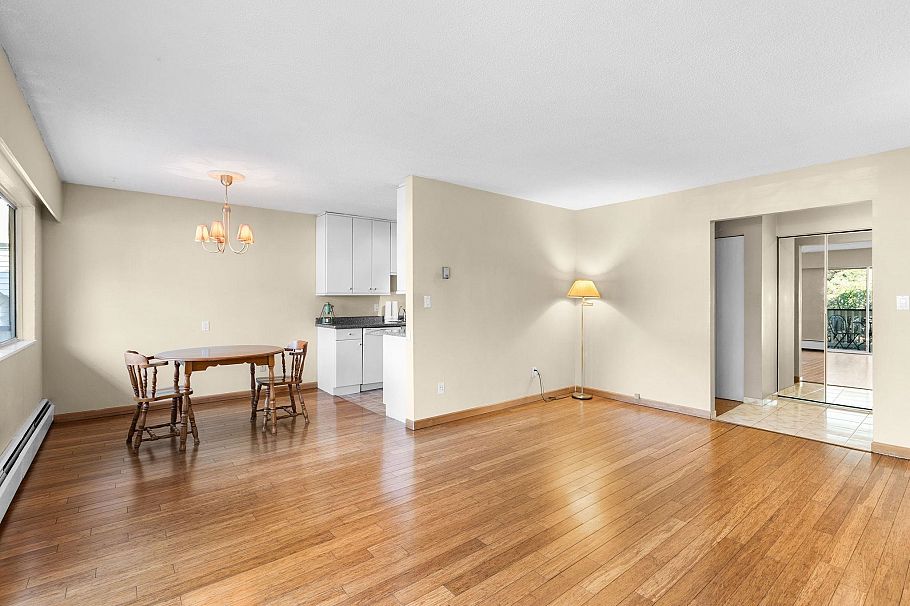 54 912 Premier Street North Vancouver, BC - 4