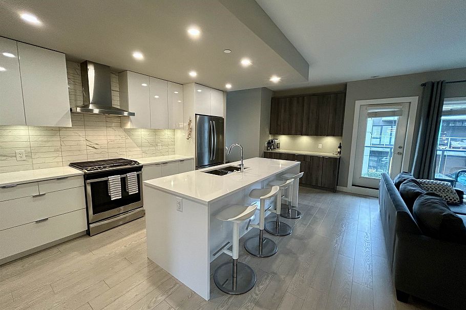 32 3595 Salal Drive North Vancouver, BC - 14