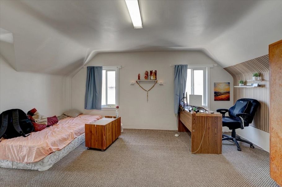 155 E 54th Avenue Vancouver, BC - 8