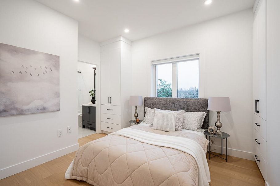 2331 E 49th Avenue Vancouver, BC - 18