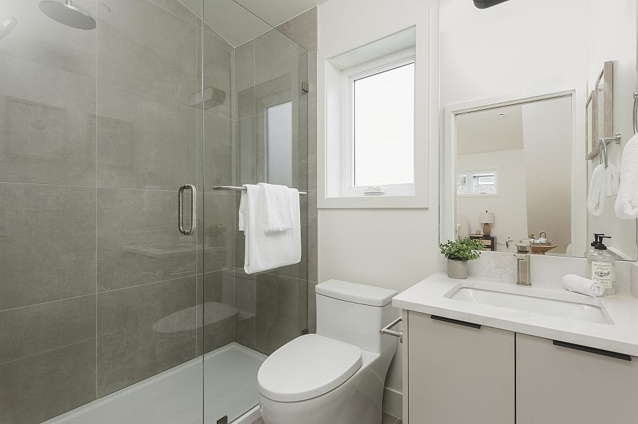 1 735 E 10th Avenue Vancouver, BC - 26