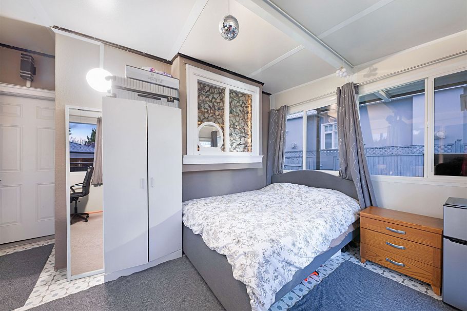 7778 Nanaimo Street Vancouver, BC - 9