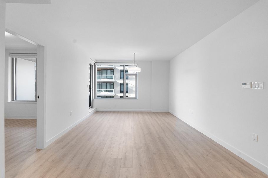 325 755 Harbourside Drive North Vancouver, BC - 34