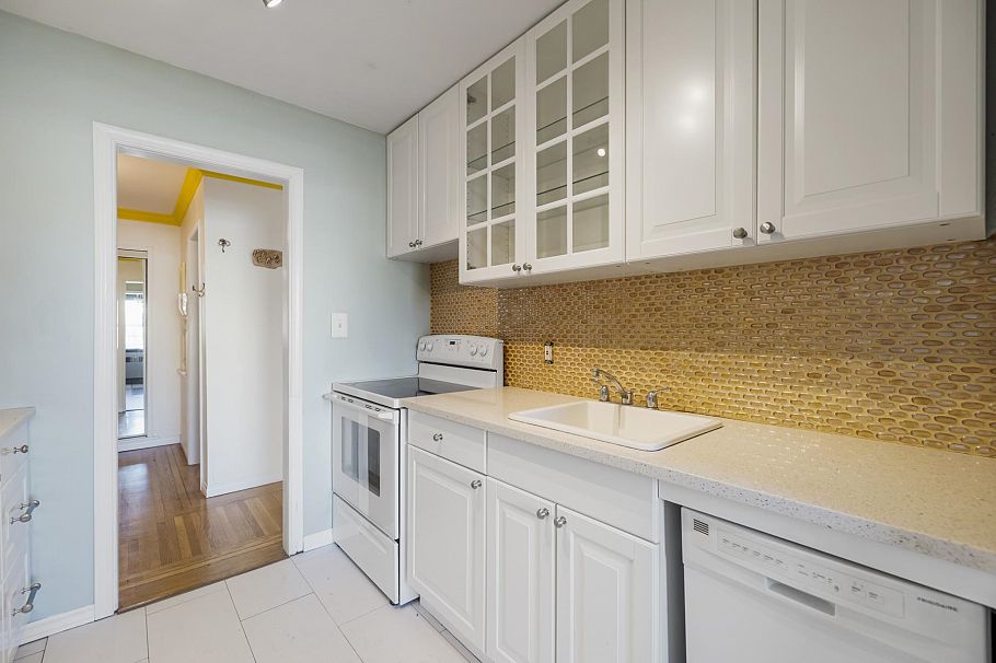 205 1695 W 10th Avenue Vancouver, BC - 9