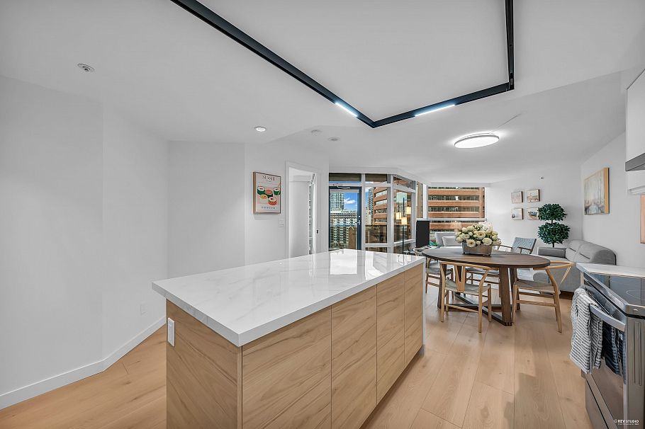 910 1050 Burrard Street Vancouver, BC - 8