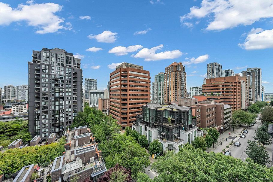 910 1050 Burrard Street Vancouver, BC - 21