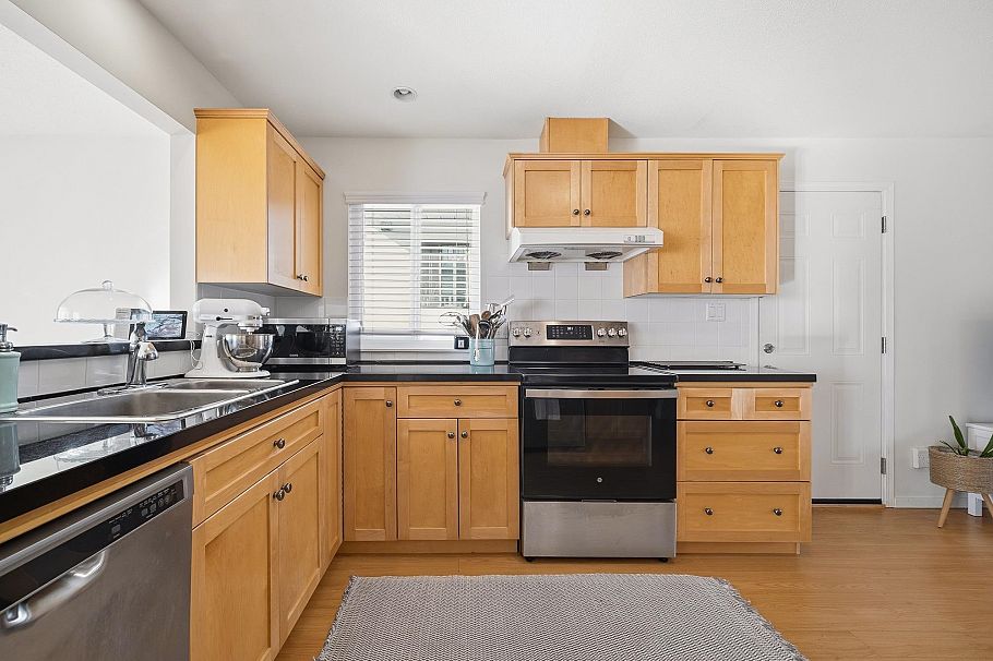 1309 Mahon Avenue North Vancouver, BC - 12