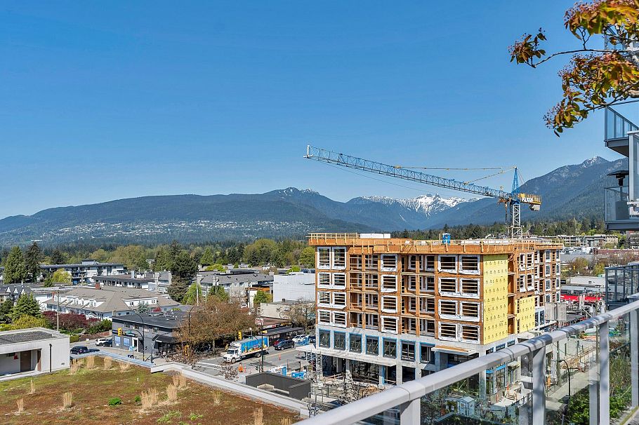 704 135 E 17th Street North Vancouver, BC - 30