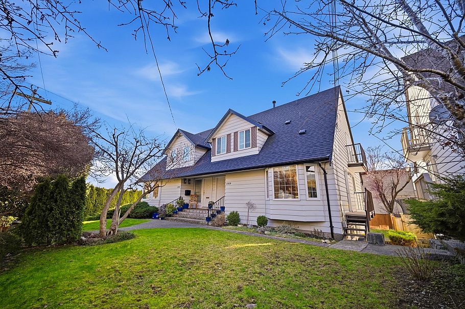 1309 Mahon Avenue North Vancouver, BC - 34
