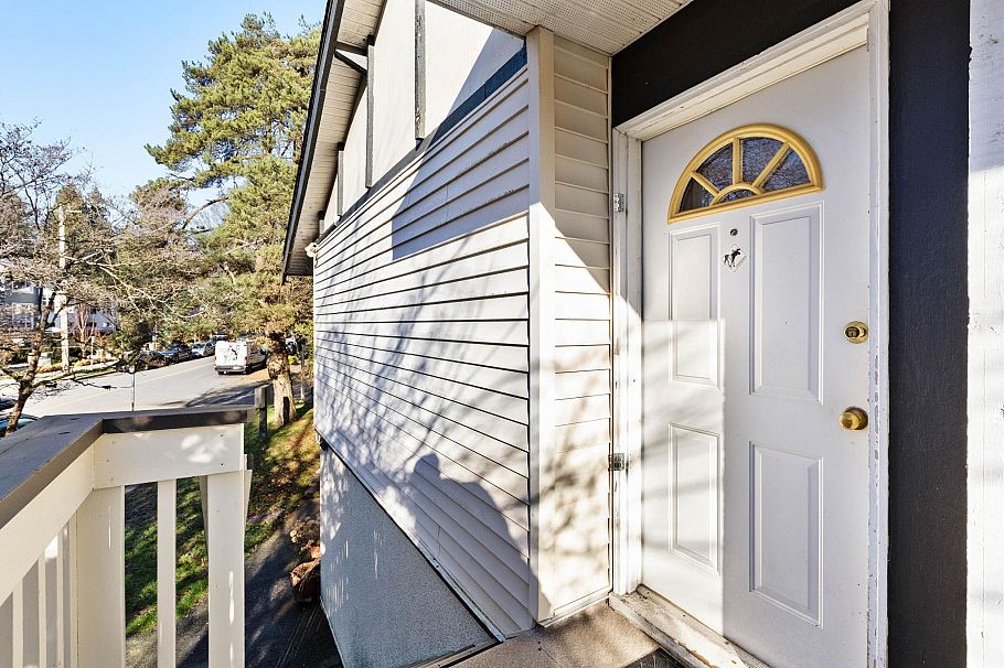 54 912 Premier Street North Vancouver, BC - 22