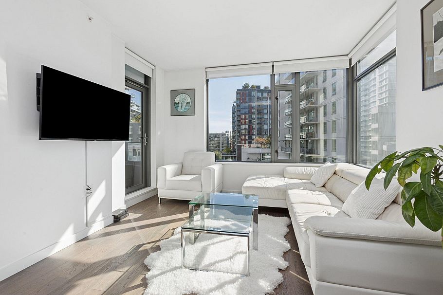 609 1688 Pullman Porter Street Vancouver, BC - 4