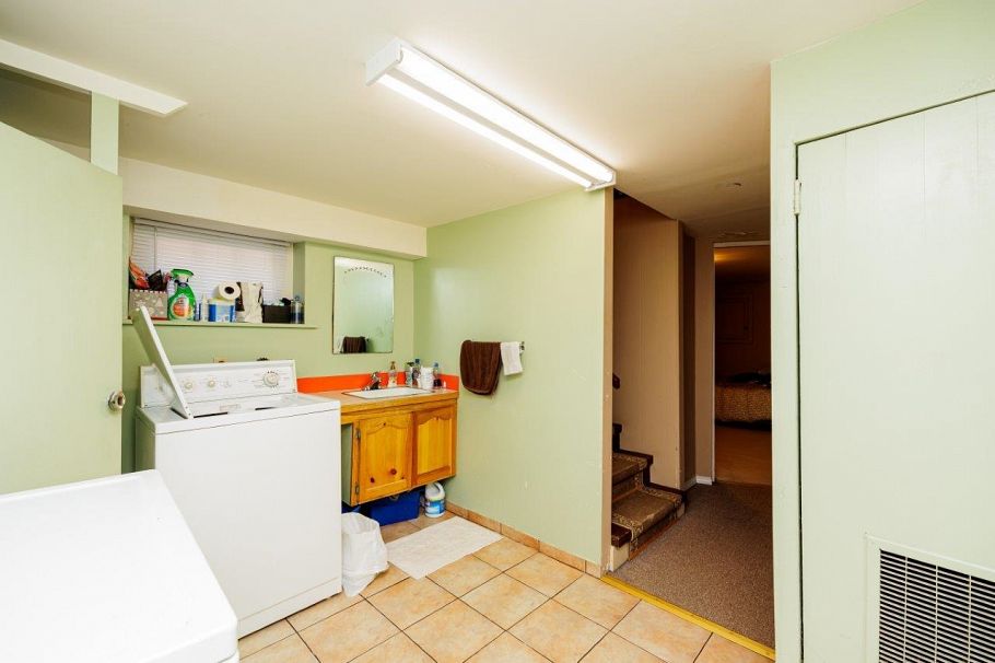 123 E Kings Road North Vancouver, BC - 15