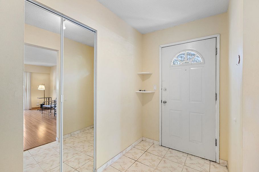 54 912 Premier Street North Vancouver, BC - 21