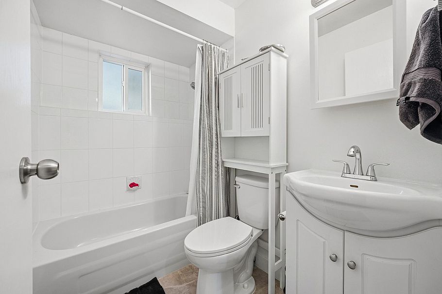 1309 Mahon Avenue North Vancouver, BC - 28