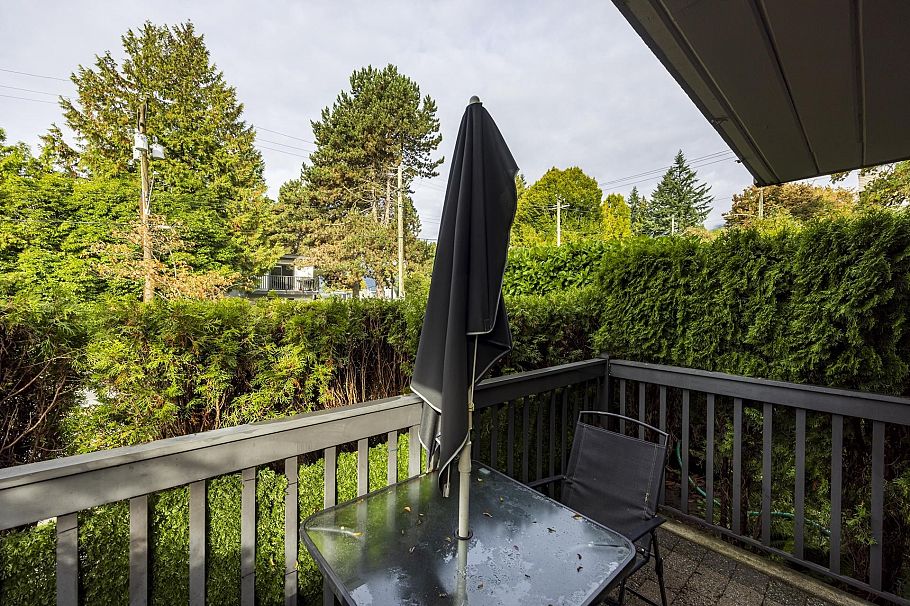 3132 Lonsdale Avenue North Vancouver, BC - 31
