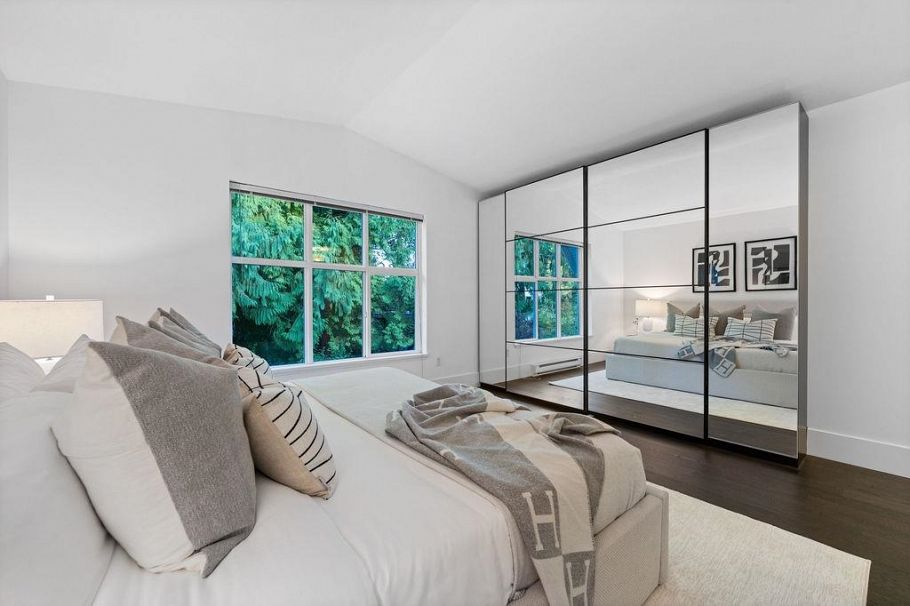 3761 Edgemont Boulevard North Vancouver, BC - 24