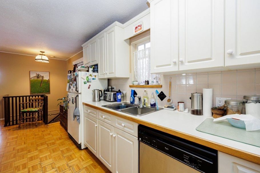 123 E Kings Road North Vancouver, BC - 7