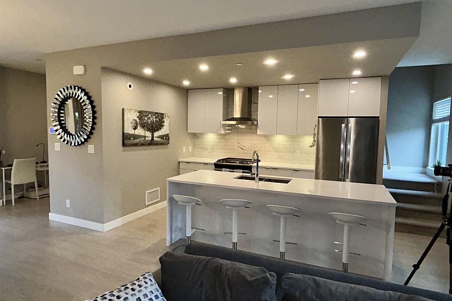 32 3595 Salal Drive North Vancouver, BC - 17