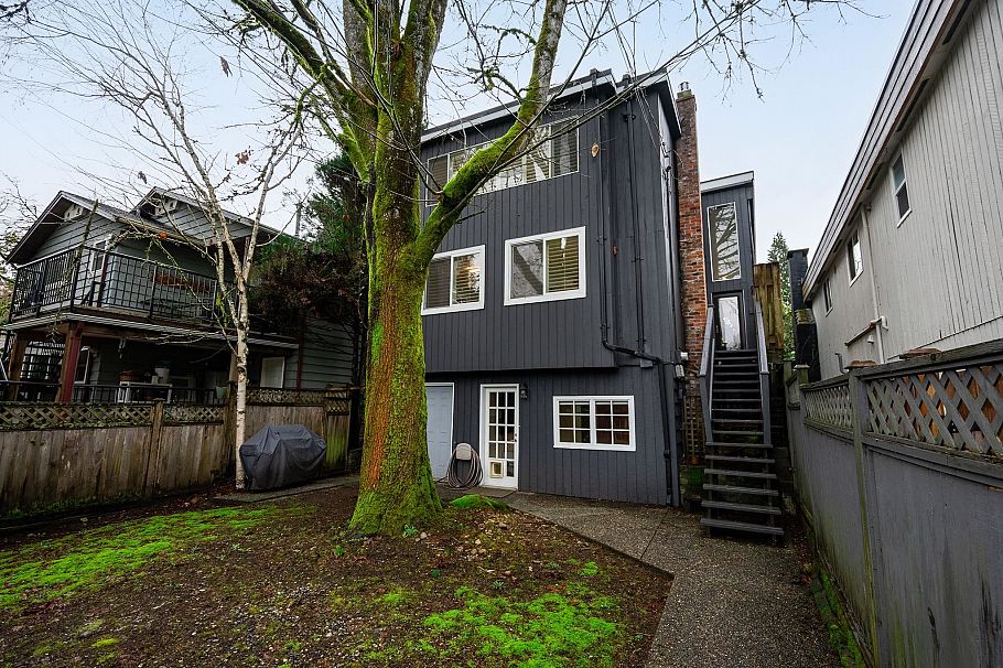 2103 W Keith Road North Vancouver, BC - 36