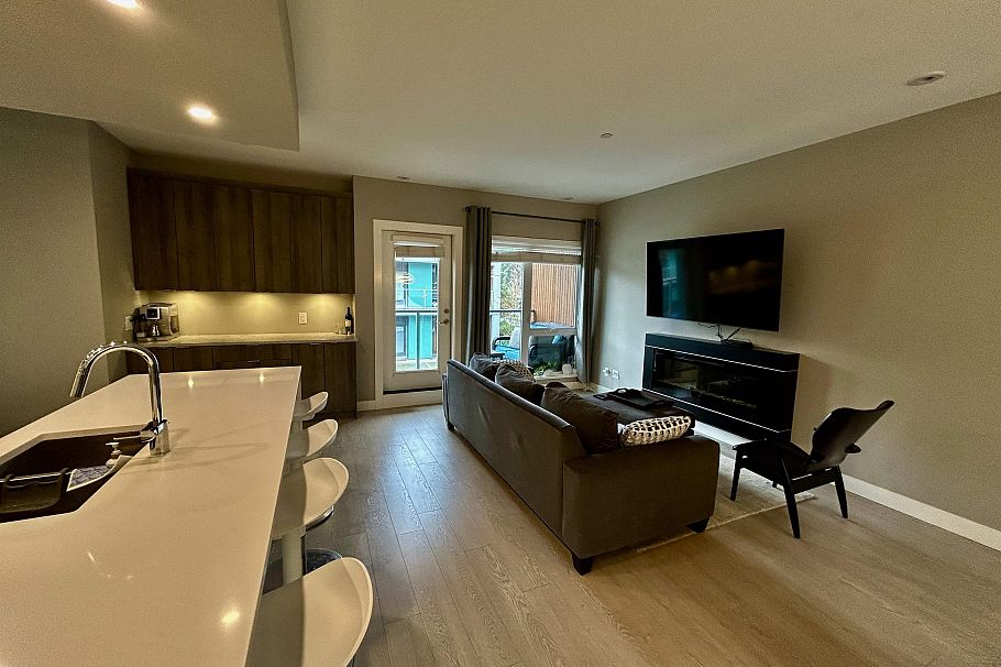 32 3595 Salal Drive North Vancouver, BC - 11