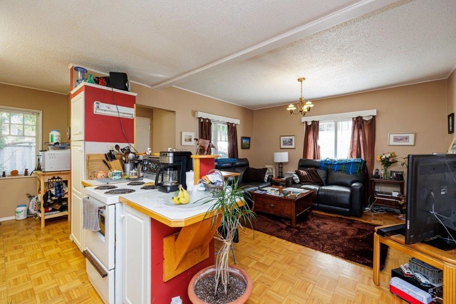 123 E Kings Road North Vancouver, BC - 4