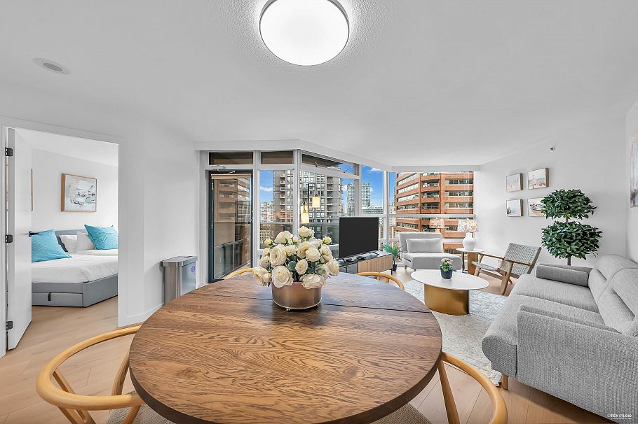 910 1050 Burrard Street Vancouver, BC - 10