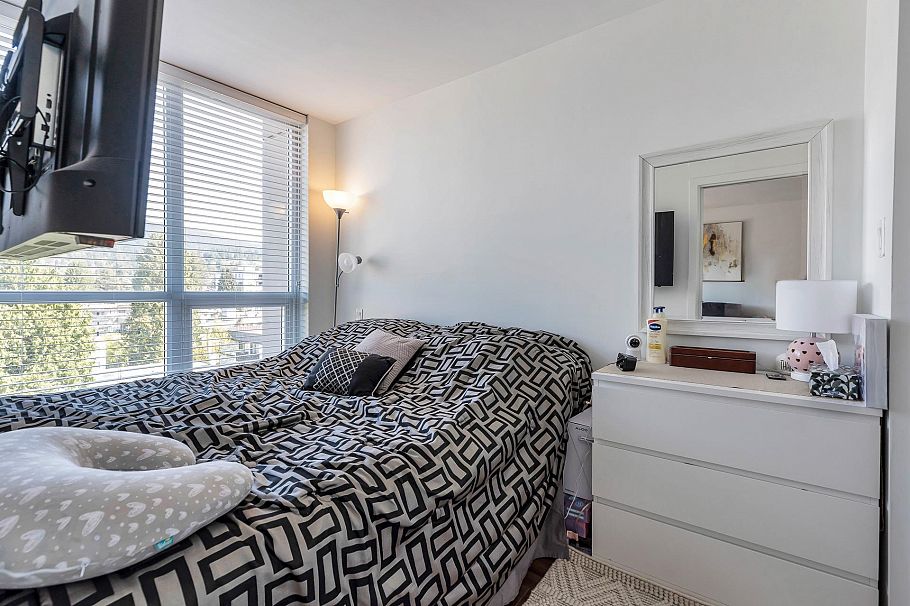 704 135 E 17th Street North Vancouver, BC - 13