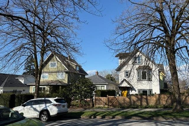 2071 E 4th Avenue Vancouver, BC - 2