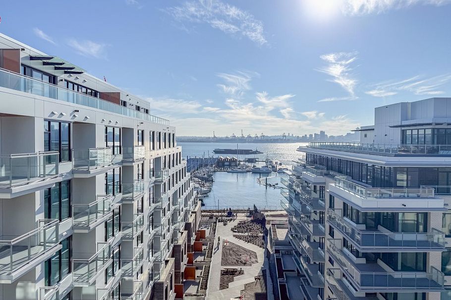 901 755 Harbourside Drive North Vancouver, BC - 31