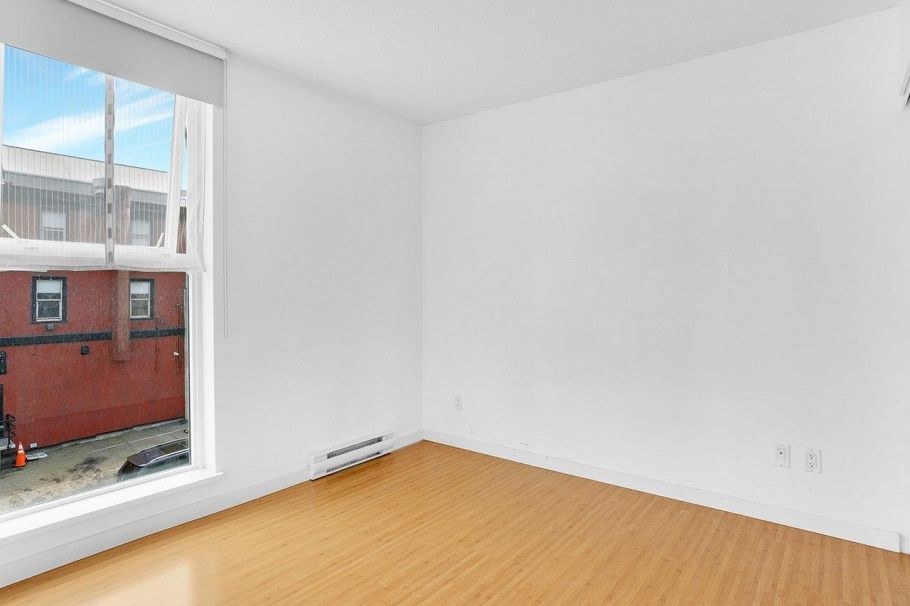 311 168 Powell Street Vancouver, BC - 11