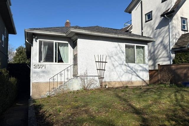 2071 E 4th Avenue Vancouver, BC - 1