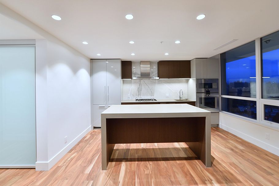 1703 1675 Lions Gate Lane North Vancouver, BC - 6