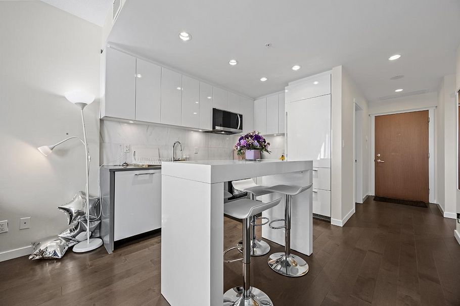 1206 5728 Berton Avenue Vancouver, BC - 5