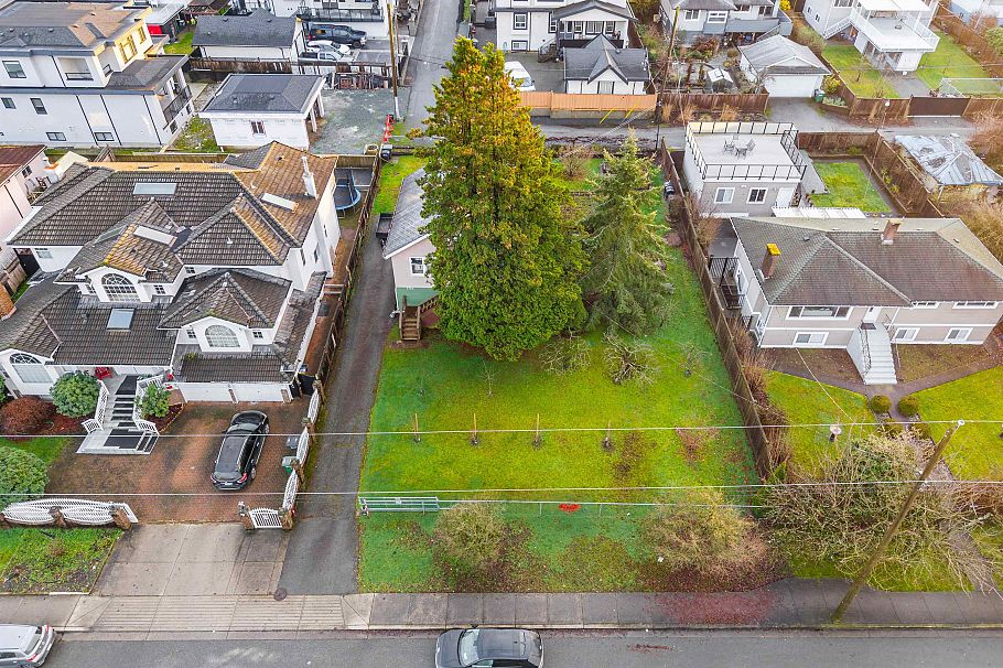 3786 Moscrop Street Burnaby, BC - 3