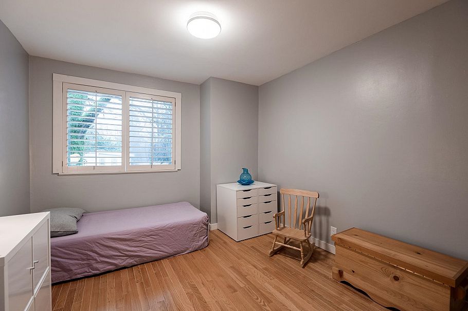 2103 W Keith Road North Vancouver, BC - 23