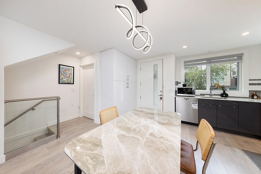 7887 French Street Vancouver, BC - 10