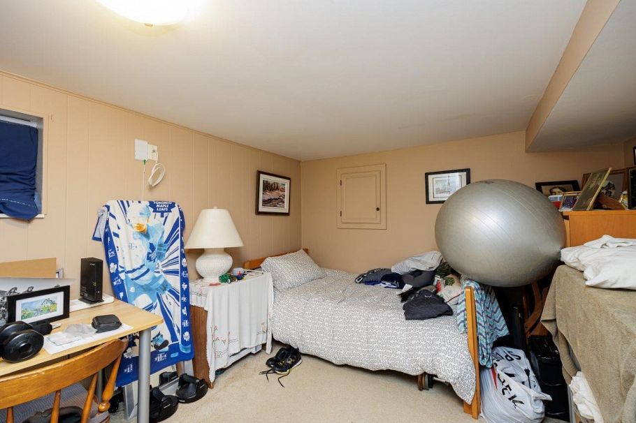 123 E Kings Road North Vancouver, BC - 14