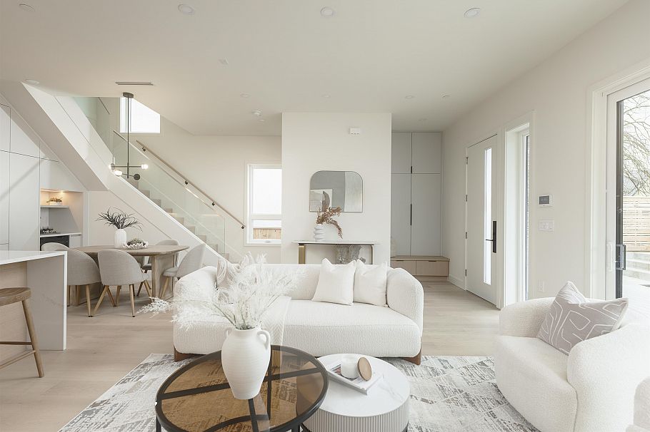 1 735 E 10th Avenue Vancouver, BC - 5