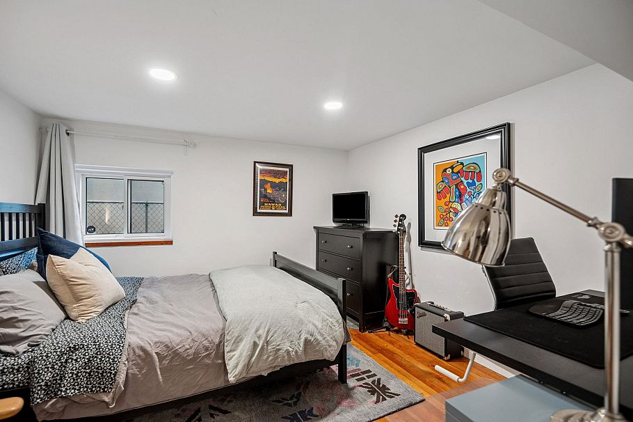 1652 E 33rd Avenue Vancouver, BC - 31