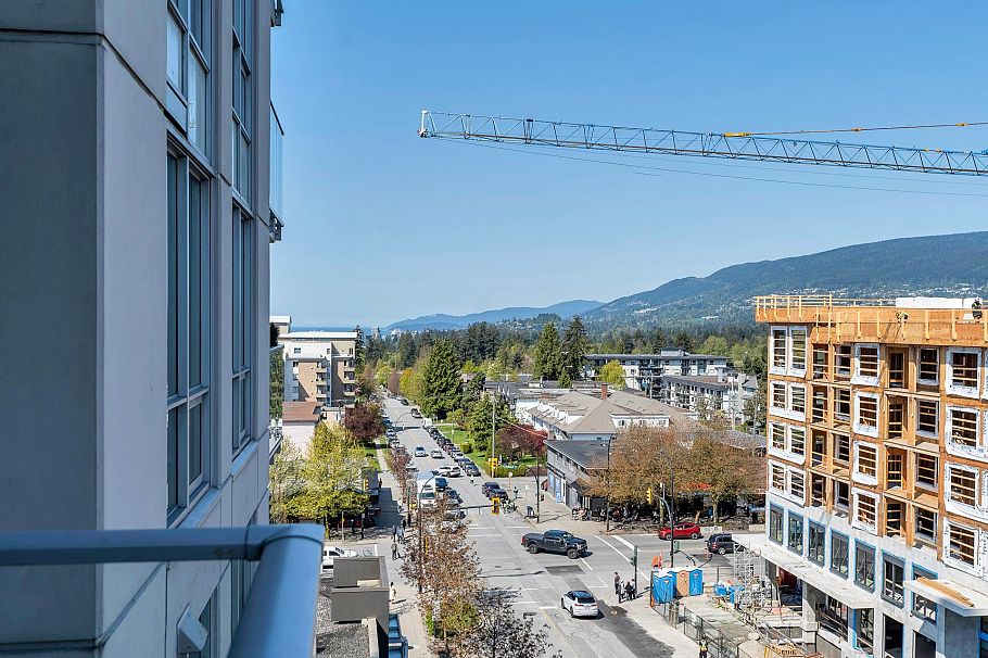 704 135 E 17th Street North Vancouver, BC - 16