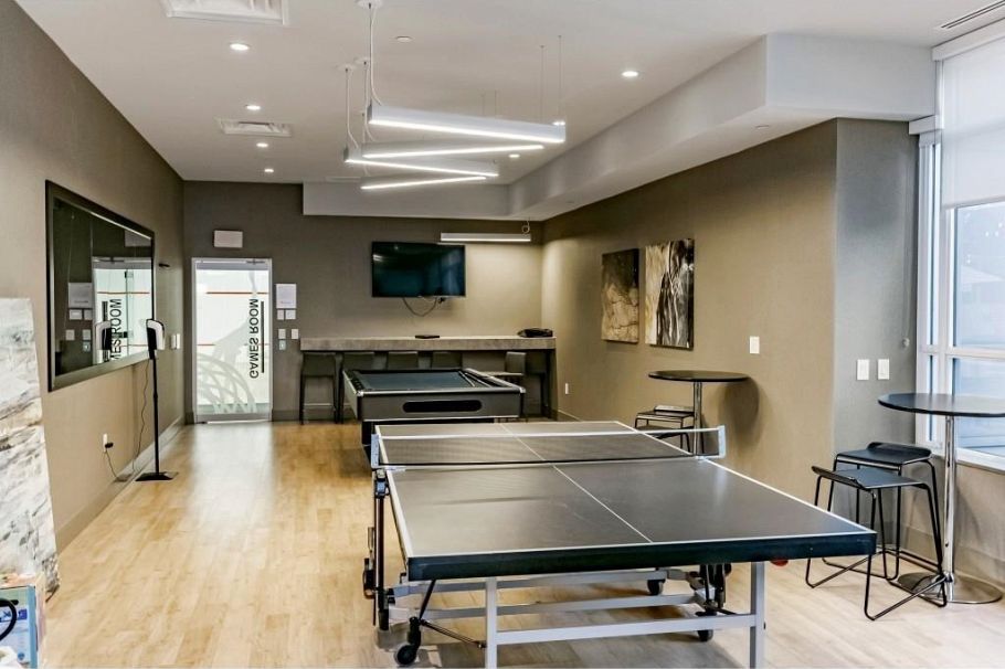 1401 112 E 13th Street North Vancouver, BC - 25