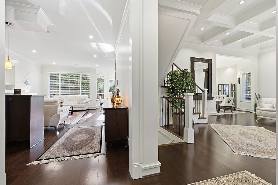 1017 Canyon Boulevard North Vancouver, BC - 7