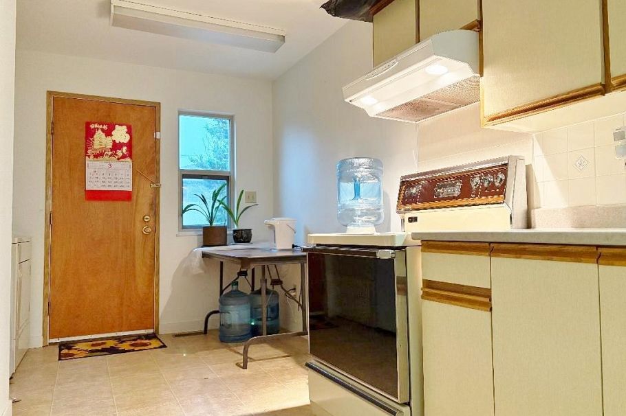 2038 Napier Street Vancouver, BC - 8