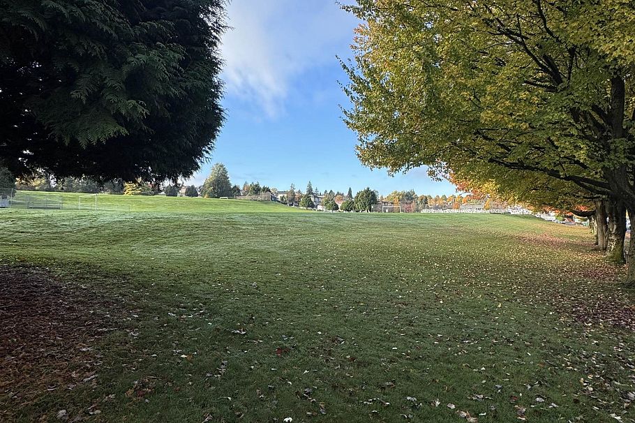 1652 E 33rd Avenue Vancouver, BC - 39