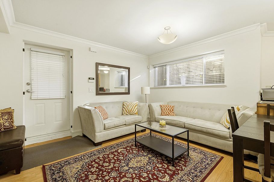 1017 Canyon Boulevard North Vancouver, BC - 30