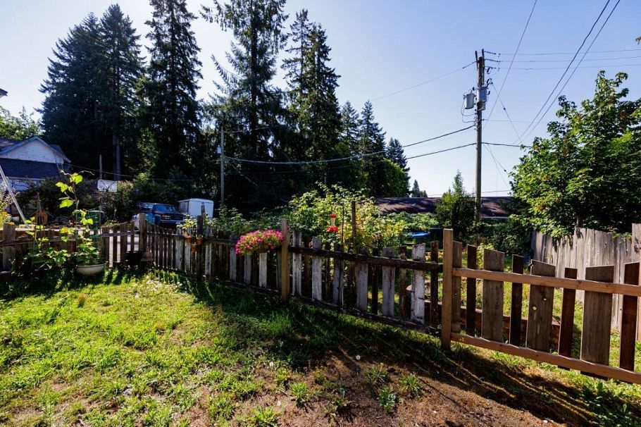 123 E Kings Road North Vancouver, BC - 21