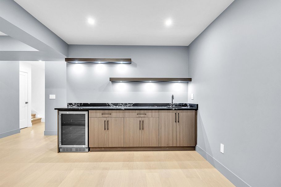 3252 Allan Road North Vancouver, BC - 27